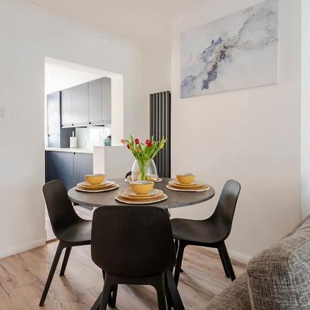 Modern 2 Bed House In Rainham, Kent - Central Location מראה חיצוני תמונה