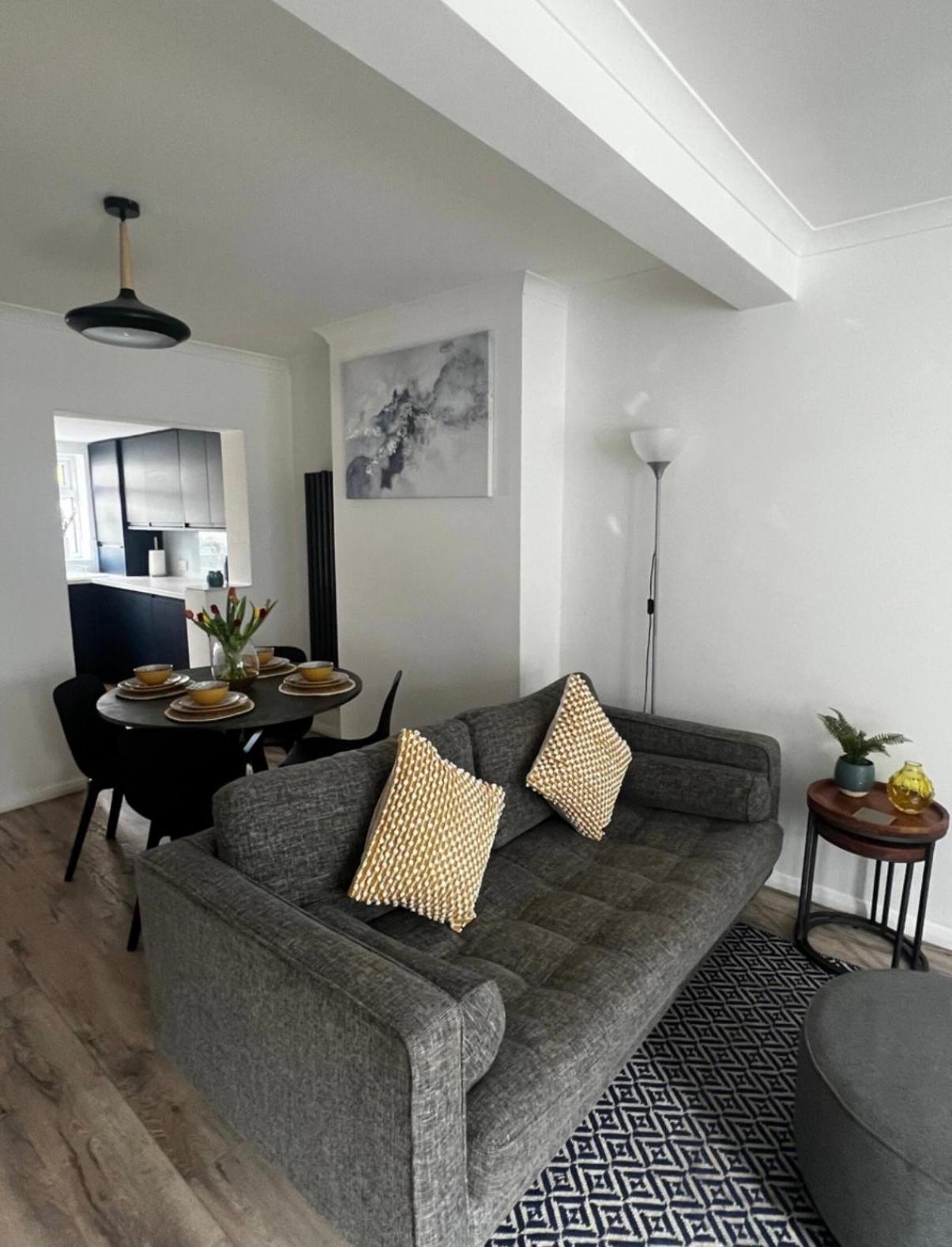 Modern 2 Bed House In Rainham, Kent - Central Location מראה חיצוני תמונה